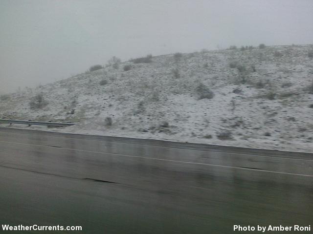 Cajon Pass Snowfall: February 19, 2011