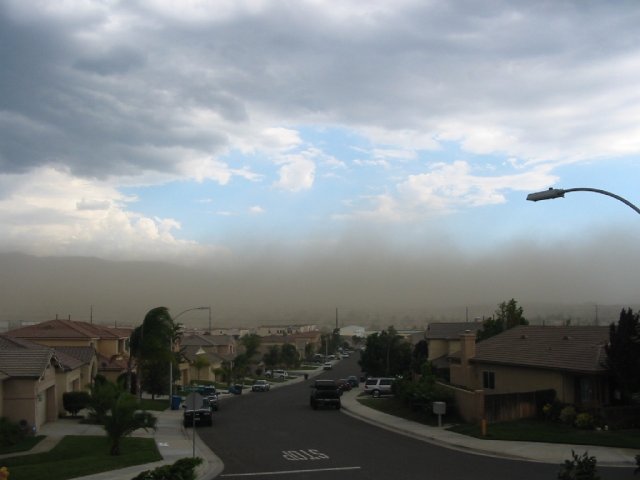 Thunderstorm and Dust Storm: September 6, 2006